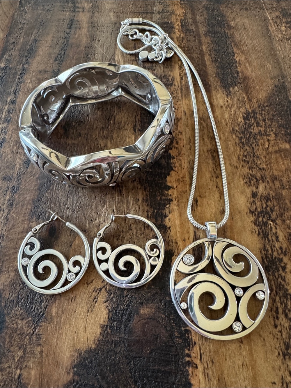 Brighton London Groove silver Swirl Pendant Necklace, Hoop Earrings & Bangle Set